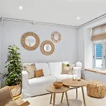 Charming 200m From Bryggen Daire